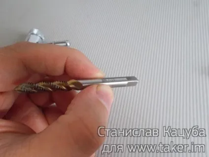 Метчикоутримувачі з реверсом