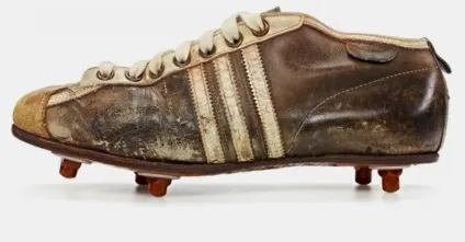 Історія бутс adidas
