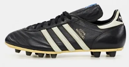 Історія бутс adidas