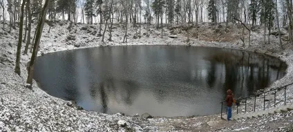Метеоритні кратери на землі, які можна відвідати, фото новини (всередині ударного кратера) Метеоритні кратери на землі, які можна відвідати, фото новини