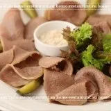 М'ясна нарізка на святковий стіл ідеї оформлення з фото (красиво оформити м'ясну) М'ясна нарізка на святковий стіл ідеї оформлення з фото