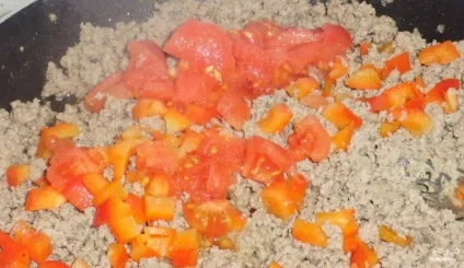 М'ясний штрудель в духовці - покроковий рецепт з фото на (кухарі) М'ясний штрудель в духовці - покроковий рецепт з фото на