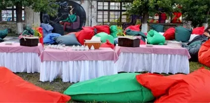 Підлога подушки в інтер'єрі, злиття стилів (підлогові подушки інтер'єрі) Підлогові подушки в інтер'єрі, злиття стилів