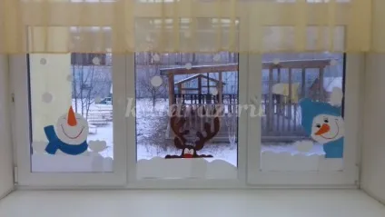 Новорічне оформлення вікон в дитячому саду своїми руками з фото (вихователь) Новорічне оформлення вікон в дитячому саду своїми руками з фото
