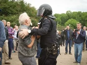 Очевидці в Харківському метро в вагоні поїзда стався вибух (вагоні) Очевидці в Харківському метро в вагоні поїзда стався вибух