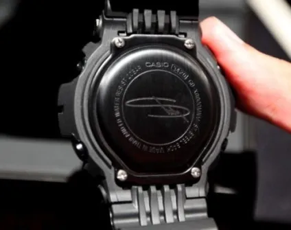Огляд годин casio g-shock x eminem gdx6900mnm 30th anniversary з автографом Емінема (eminem) Огляд годин casio g-shock x eminem gdx6900mnm 30th anniversary з автографом Емінема