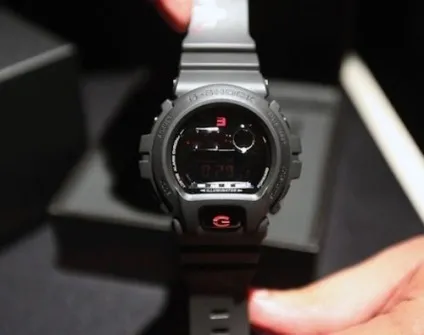 Огляд годин casio g-shock x eminem gdx6900mnm 30th anniversary з автографом Емінема (gdx6900mnm-1) Огляд годин casio g-shock x eminem gdx6900mnm 30th anniversary з автографом Емінема