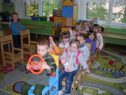 Один день з життя дитячого саду (один) Один день з життя дитячого саду