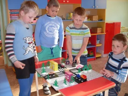 Один день з життя дитячого саду (для вчителів) Один день з життя дитячого саду