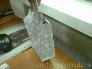 Оригінальна упаковка подарунка чоловікові у вигляді сорочки і штанів, свято своїми руками (упаковка) Оригінальна упаковка подарунка чоловікові у вигляді сорочки і штанів, свято своїми руками