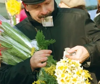 Особливості квіткового бізнесу або скільки можна заробити на продажу квітів 8 березня, власний (можна) Особливості квіткового бізнесу або скільки можна заробити на продажу квітів 8 березня, власний