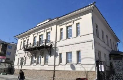 Організації, яка допоможе українцям адаптуватися на Уралі, віддали особняк в центрі міста (яка) Організації, яка допоможе українцям адаптуватися на Уралі, віддали особняк в центрі міста