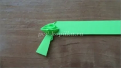 Листівка з паперовими трояндами своїми руками (своїми) Листівка з паперовими трояндами своїми руками