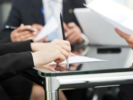 Відмінність між штатним розкладом і штатної розстановкою (штатним) Відмінність між штатним розкладом і штатної розстановкою