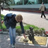 Пам'ятник бездомному собаці