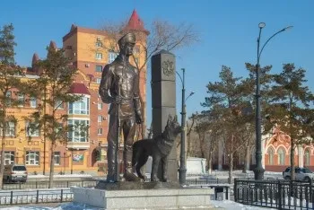 Пам'ятник прикордоннику з собакою в Благовєщенську - де знаходиться (пам'ятник) Пам'ятник прикордоннику з собакою в Благовєщенську - де знаходиться