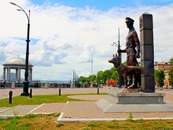 Пам'ятник прикордоннику з собакою в Благовєщенську - де знаходиться (пам'ятник прикордоннику собакою) Пам'ятник прикордоннику з собакою в Благовєщенську - де знаходиться
