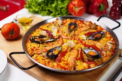 Паелья (paella) - душа іспанської кухні (іспанської страви рису) Паелья (paella) - душа іспанської кухні