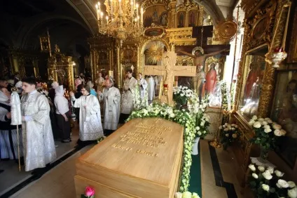 Панахида в церкви, громадянська панахида - коли проводити, як замовити, скільки буде коштувати, вік