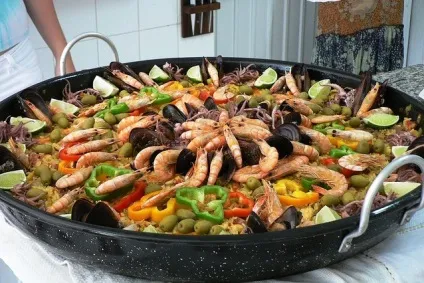 Паелья (paella) - душа іспанської кухні (класичний рецепт паельї) Паелья (paella) - душа іспанської кухні