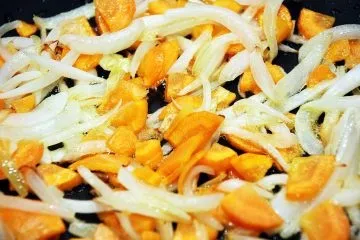 Паста з овочами - пенне з соусом з молодих овочів