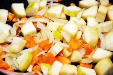 Паста з овочами - пенне з соусом з молодих овочів