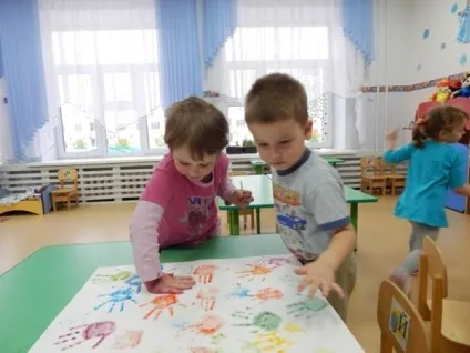 Плакат на 8 березня в школі і в дитячому саду своїми руками - як оформити стінгазету для колег і
