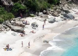 Пляж шелл-бич, shell beach