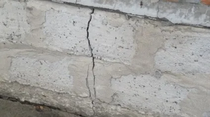 Чому тріскаються стіни будинків, центр котеджного будівництва