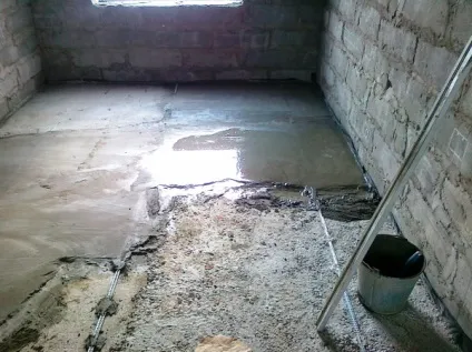 Підготовка підлоги до заливання стяжки типи робіт, інструкція від розмітки до перекриття, поради (пол стяжка підготовка заливка) Підготовка підлоги до заливання стяжки типи робіт, інструкція від розмітки до перекриття, поради