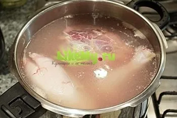 Покроковий рецепт холодцю зі свинячих ніжок і курки (ніжок) Покроковий рецепт холодцю зі свинячих ніжок і курки