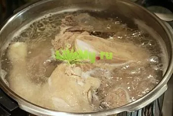 Покроковий рецепт холодцю зі свинячих ніжок і курки (рецепт) Покроковий рецепт холодцю зі свинячих ніжок і курки