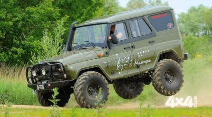 Споруда бойового «УАЗа» зі спеціальної версії uaz hunter (uaz) Споруда бойового «УАЗа» зі спеціальної версії uaz hunter