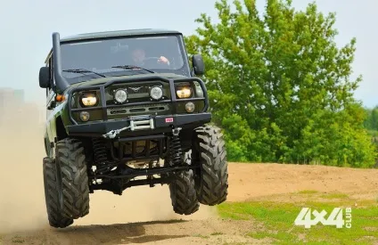 Споруда бойового «УАЗа» зі спеціальної версії uaz hunter (hunter) Споруда бойового «УАЗа» зі спеціальної версії uaz hunter