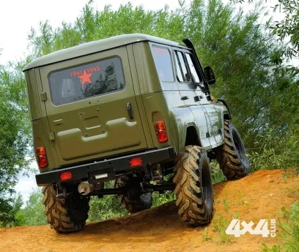 Споруда бойового «УАЗа» зі спеціальної версії uaz hunter (спеціальної) Споруда бойового «УАЗа» зі спеціальної версії uaz hunter