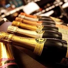 Продаж шампанського, купити шампанське і ігристе вино в магазині winestyle
