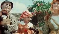 Яким напоєм мальвина пригощала буратіно