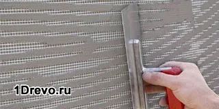 Яким розчином штукатурити дерев'яний будинок всередині своїми руками