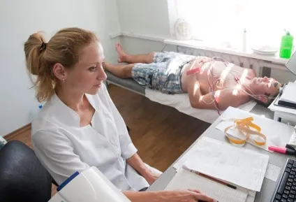 Проведення передрейсового та післярейсового медичного огляду водіїв, водій авто