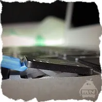 Ремонт залипающий і заїдають кнопок macbook air своїми руками, очищення механізму і постранстве під