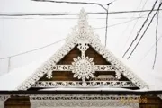 Різьблена прикраса на коник даху, карнизи, фриз, прічеліни (даху) Різьблена прикраса на коник даху, карнизи, фриз, прічеліни