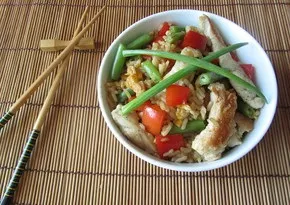 Рис з куркою по-китайськи