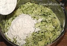 Рулет з кабачків з сиром і грибами - рецепт з покроковими фото (кабачків) Рулет з кабачків з сиром і грибами - рецепт з покроковими фото