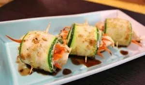 Рулетики з кабачків з начинкою (з сиром, куркою) рецепти (рулетики з кабачків з різними начинками) Рулетики з кабачків з начинкою (з сиром, куркою) рецепти