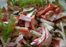 Салат з шинкою і огірками (шинка свиняча огірок) Салат з шинкою і огірками