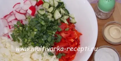 Салат з редису, капусти, перцю і огірків (солодкий перець) Салат з редису, капусти, перцю і огірків