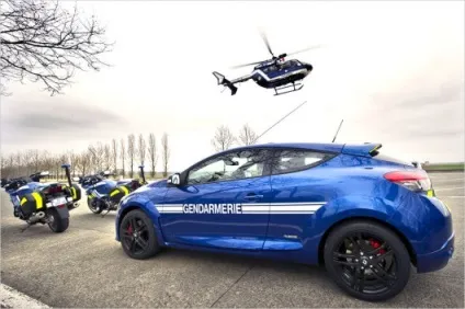 Найпотужніші поліцейські автомобілі в світі (коштів) Найпотужніші поліцейські автомобілі в світі