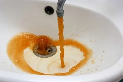 Іржава вода з крана, причини і наслідки іржі у воді (іржава) Іржава вода з крана, причини і наслідки іржі у воді