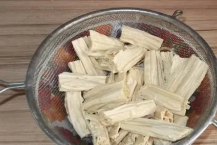 Салат зі спаржею (по-корейськи, з куркою, на зиму) рецепти
