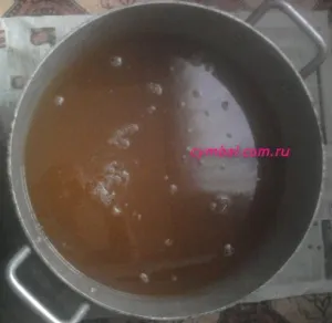 Цукровий сироп для бджіл, пропорції приготування, практичне бджільництво (підгодівля бджіл) Цукровий сироп для бджіл, пропорції приготування, практичне бджільництво